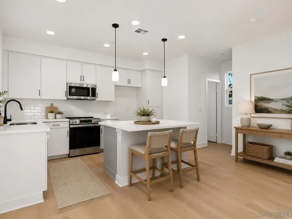 201 Sarina Ln, San Marcos, CA 92069