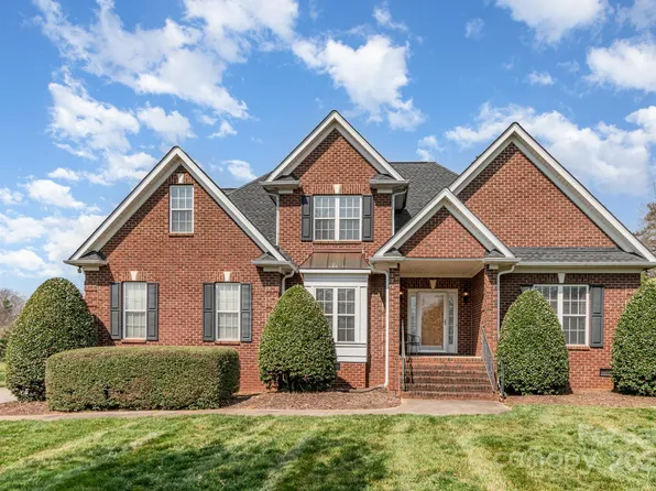 6000 Embassy Ct, Monroe, NC 28110