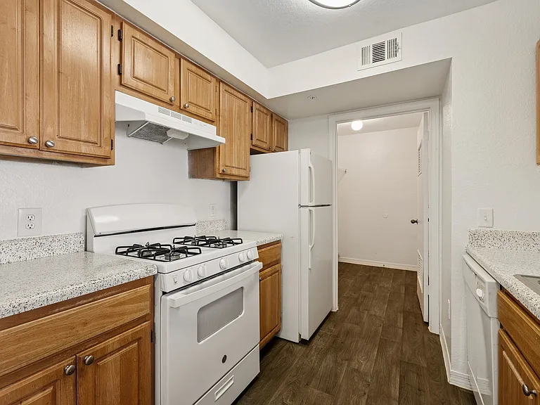 Vista Haven Apartment Homes — Photo 13