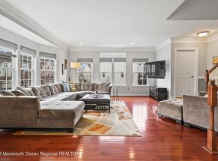 12 Hart Dr, Middletown, NJ 07748