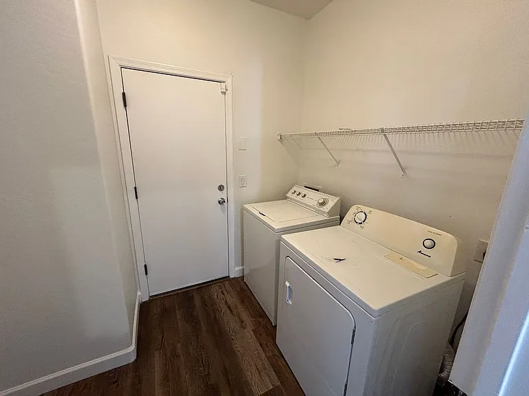 7325 W Ellis St — Photo 13