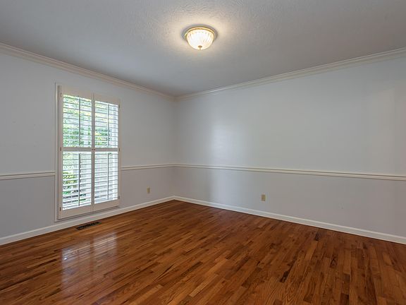 5th image of 735 Summit Lake Ct