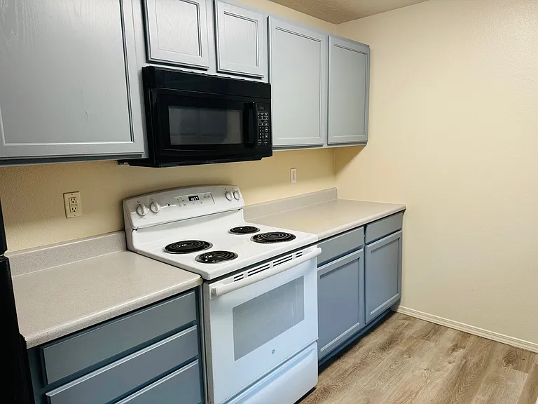 4556 NE 119th Ave #10 — Photo 6