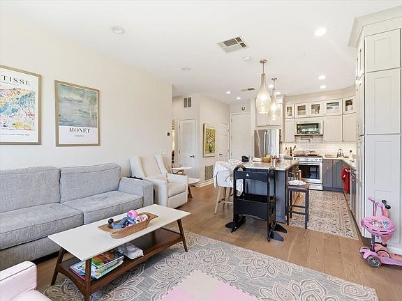 3rd image of 1201 Adams St APT 408