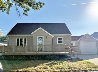 606 West St, Reinbeck, IA 50669