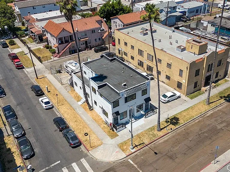Lots of Street Parking