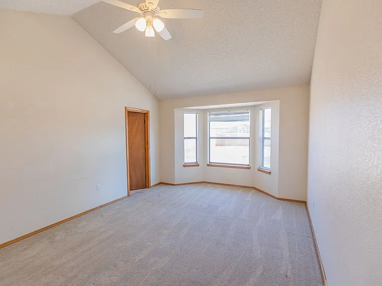 1378 Challenger Ave — Photo 15