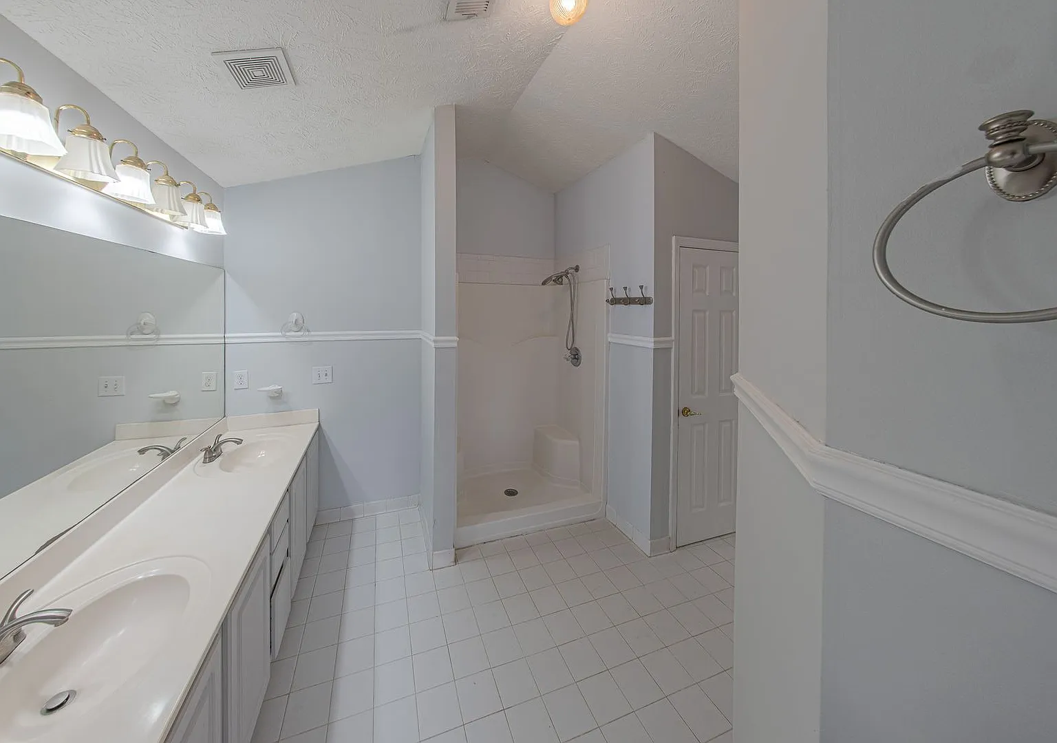 Spacious 4BR Lawrenceville Home | Fresh Paint & Carpet | 2-Car Garage | No HOA — Photo 3