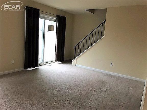 4th image of 1033 S Dayton St