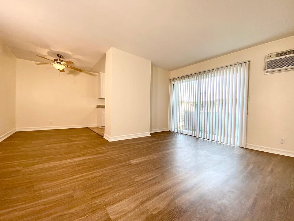 Living/Dining Room - Private Balcony