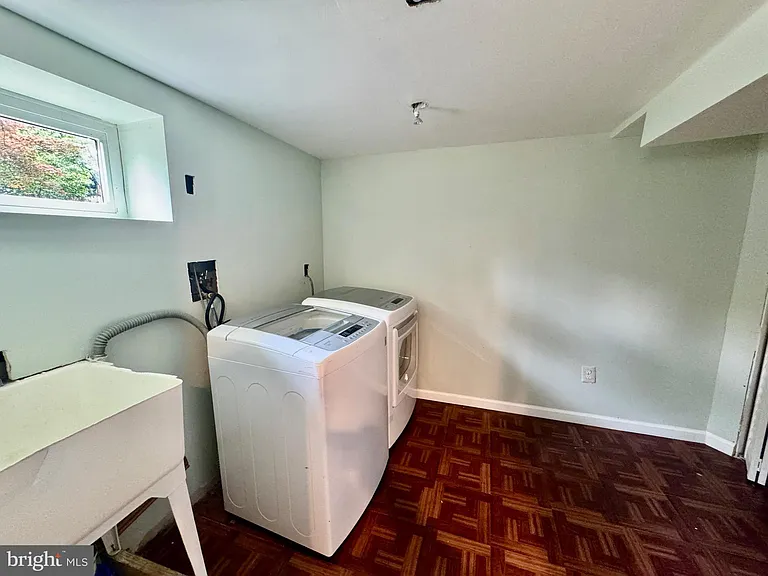 204 S Irving St — Photo 20