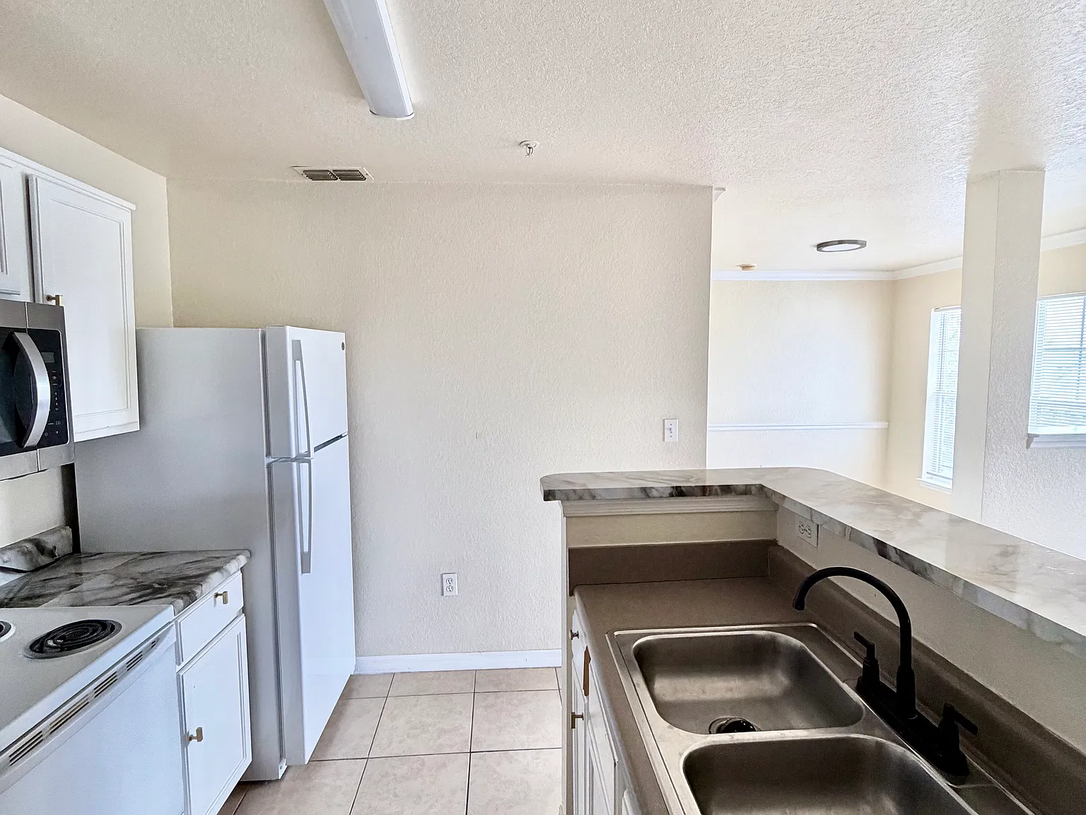3725 Castle Pines Ln — Photo 4