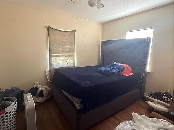 4th image of 10530 Onslow St