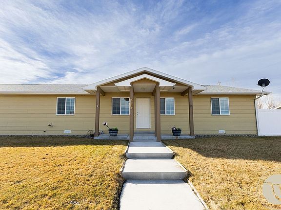 2nd image of 2490 Trask Cir