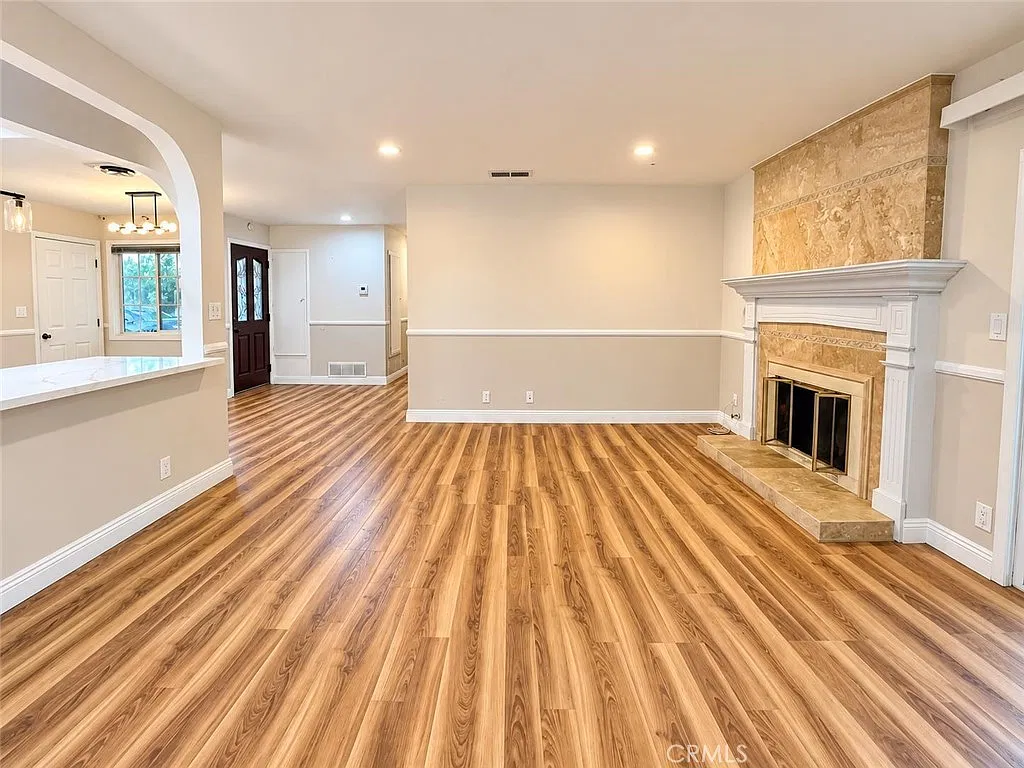 4 bed, 1350 sqft, $3,250 — Photo 3