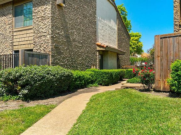 2nd image of 333 Melrose Dr APT 35B