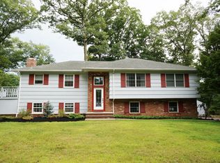 26 Hillcrest Rd, Martinsville, NJ 08836