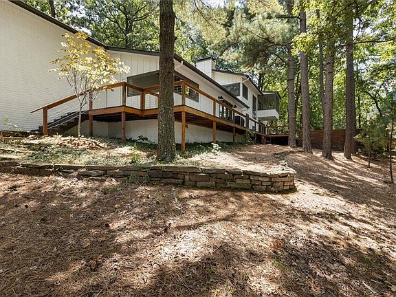 5th image of 1013 N Applebury Dr