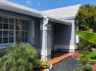 10151 NW 3rd St, Pembroke Pines, FL 33026