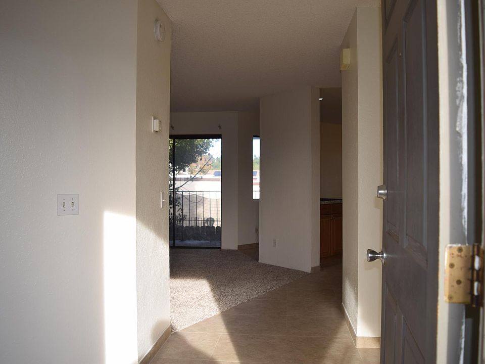 1st image of 210 W Vermont Ave APT 204