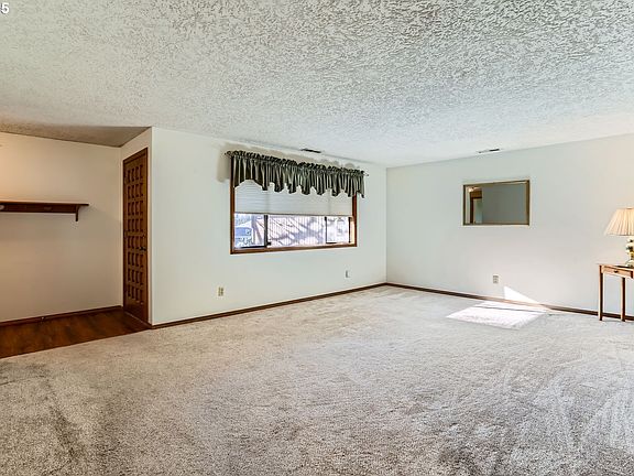 5th image of 12106 SE Riveridge Dr