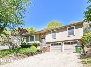 10812 Gregory Ln, Raytown, MO 64133