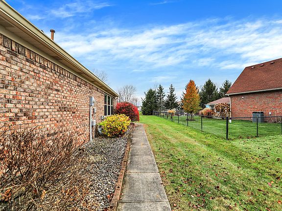 4th image of 1346 N Winchester Dr