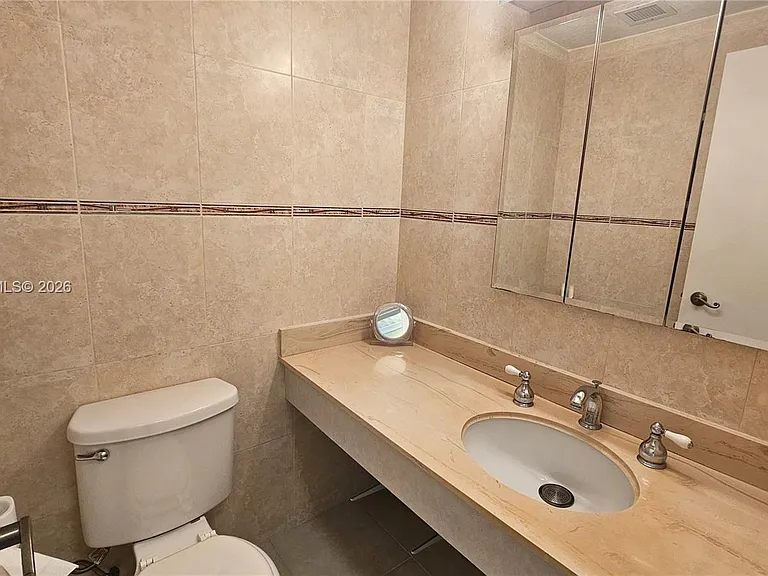 1980 S Ocean Dr #15K — Photo 9