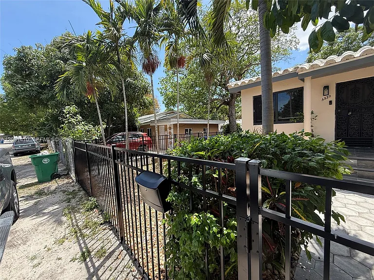 5530 NW Miami Ct — Photo 51