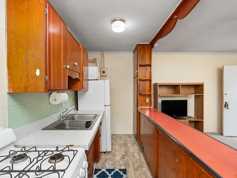 130 N Jefferson St — Photo 7
