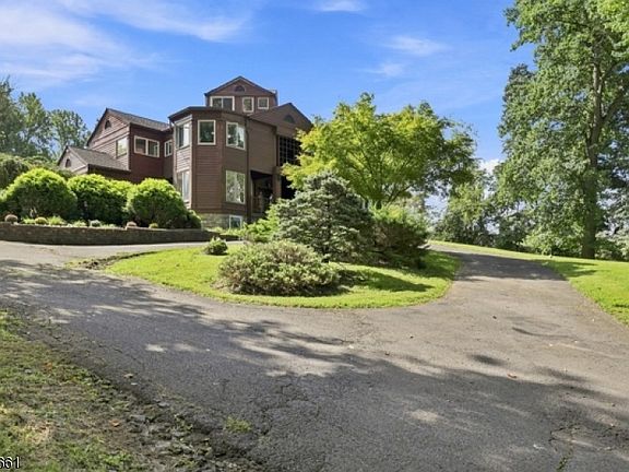 3rd image of 2814 River Rd