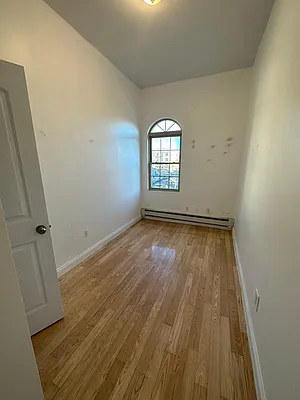 Rented by FRESH SPACES NYC | media 42