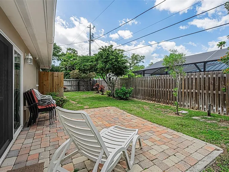 253 Park Cir S — Photo 29