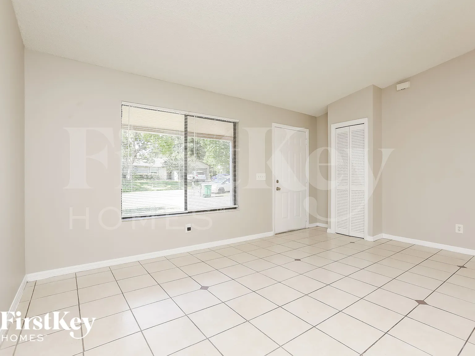 3 bed, 2.0 bath, 1040 sqft, $1,550 — Photo 3