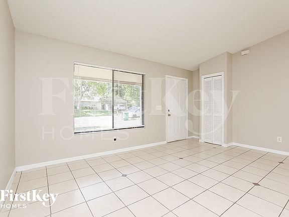 3rd image of 2084 Everest St