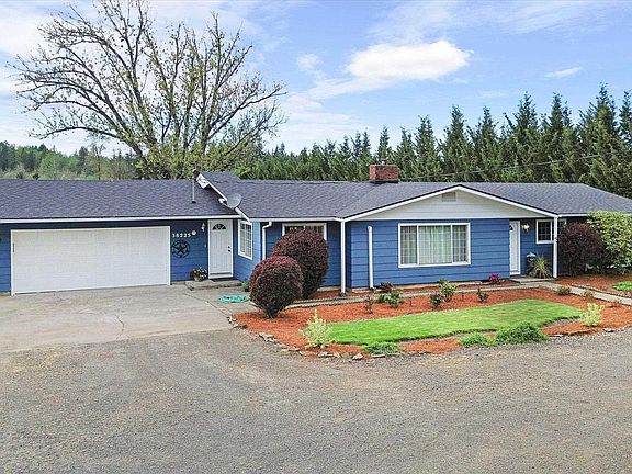 3rd image of 38225 Mount Hope Dr