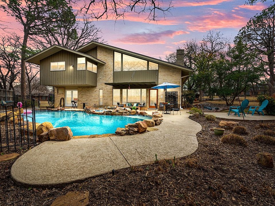 1st image of 2315 Southridge Dr