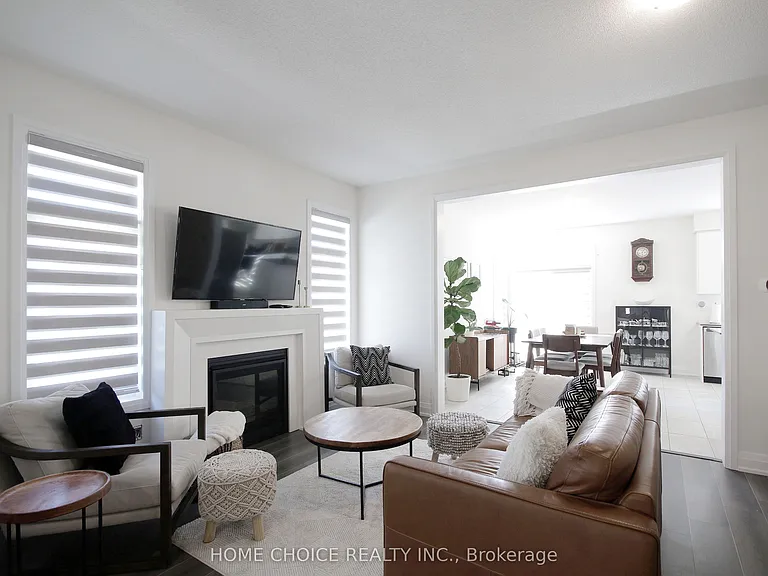32 Ferragine Cres — Photo 5
