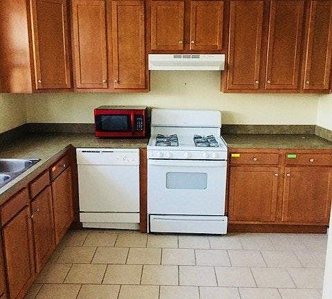 3rd image of 1935 Ivanhoe Ct APT 3