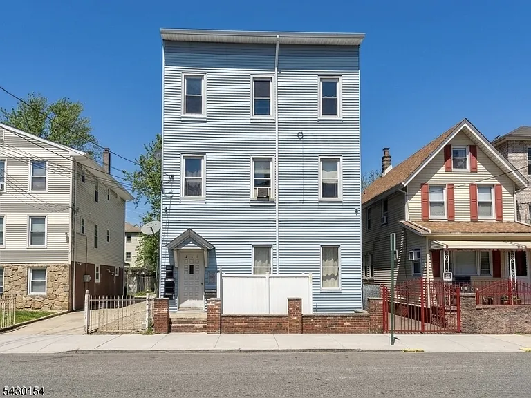 841 Rebecca Pl — Photo 11