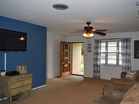 4th image of 109 Highland Dr