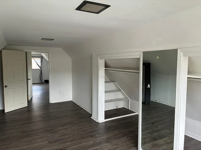 1102 Valley St #B — Photo 2