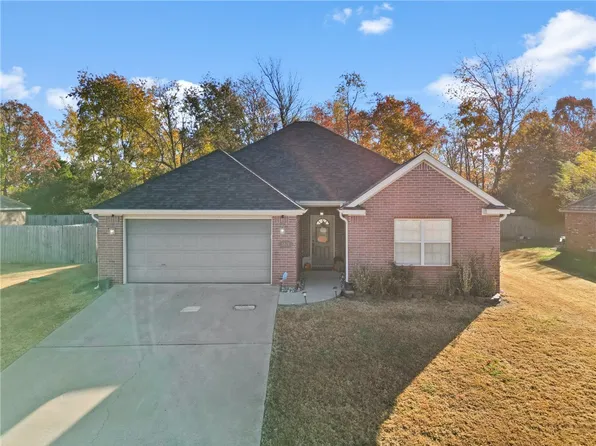 3609 Logan Heights Dr, Springdale, AR 72764