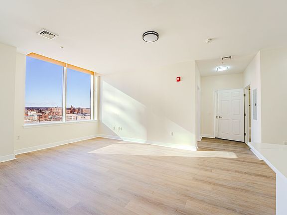 5th image of 333 State St APT 608