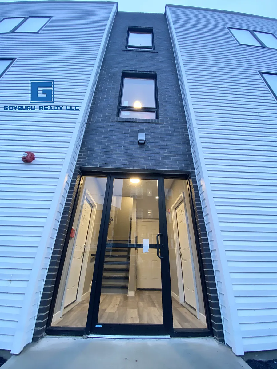 Building Photo - 36 Auburn St #4