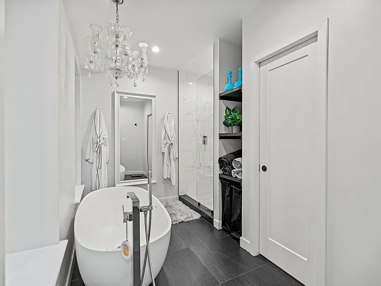 22 Seaton Pl NW #A — Photo 10