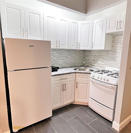 3rd image of 726 Amsterdam Ave #A2