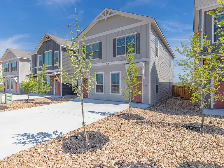 7126 Magnolia Vlg #101 — Photo 3