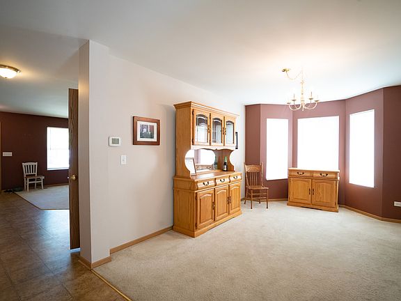 4th image of 2402 Fleetwood Dr