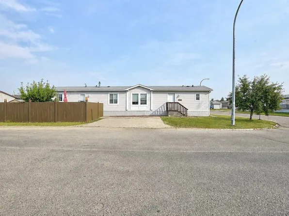 8902 S 89th St, Grande Prairie, AB T8X 0G1